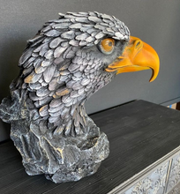 Load image into Gallery viewer, King of birds- American eagle sculpture
