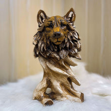 Load image into Gallery viewer, Wildlife - Wolf head resin sculpture - Alchemy of Decor
